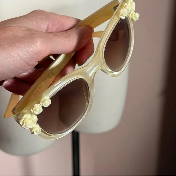 Vintage 90 Y2K Esprit Cream white retro Floral Coquette Girl feminine Sunglasses - Picture 11 of 16